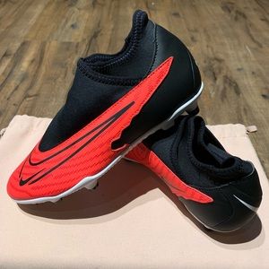 Nike Phantom GX Academy MG High-Top Soccer Cleats